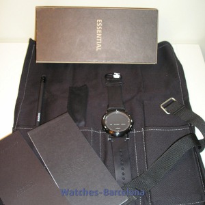 SUUNTO Essential carbon